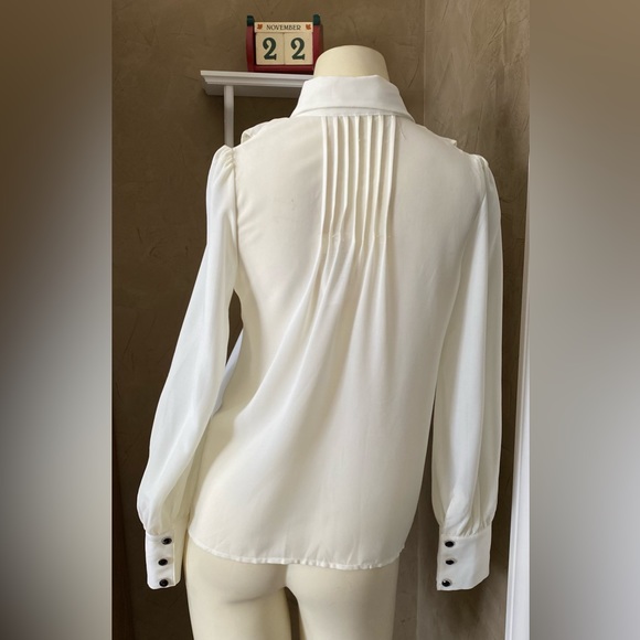 ll. Street Ivory Blouse Button Down Ruffled Women’s S-M - Picture 2 of 12